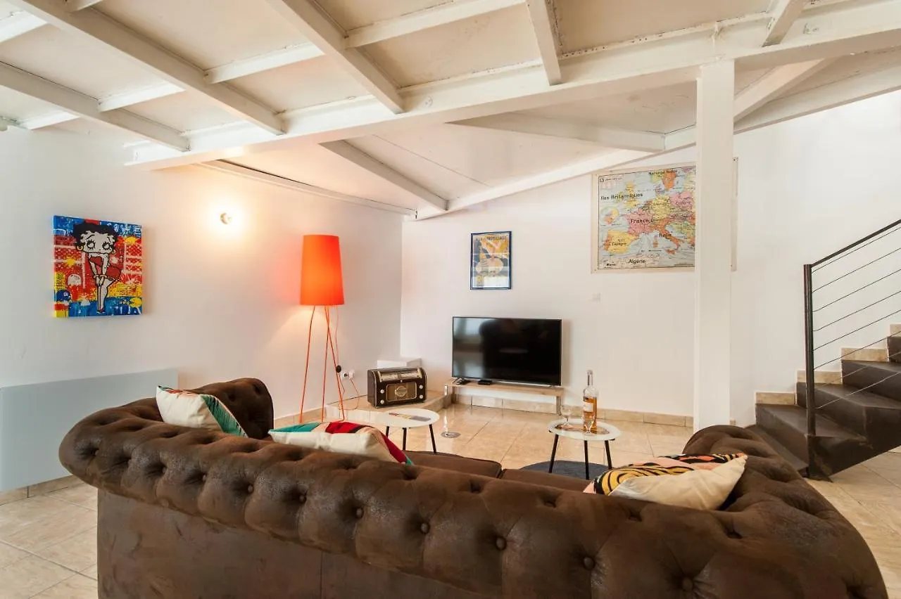 Apartment Le Loft Retro Pop : Centre/Port/Plage Bandol France